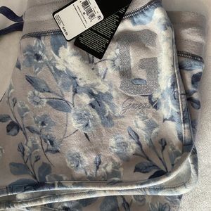 🆕 GUESS Shorts‼️